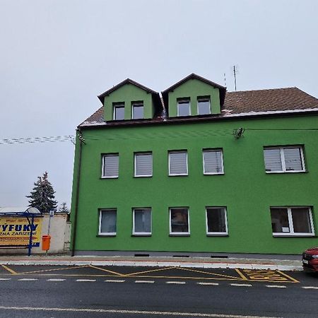 Penzion Dubi - Ruska 393 - 110 Zewnętrze zdjęcie