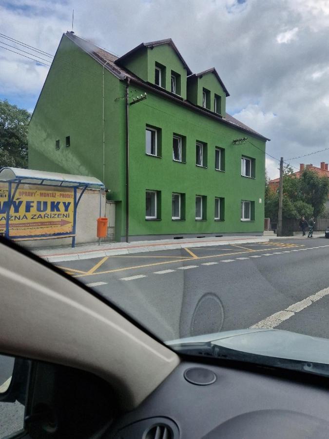 Penzion Dubi - Ruska 393 - 110 Zewnętrze zdjęcie